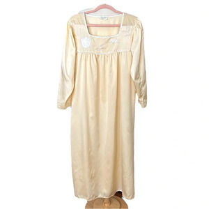 NATORI Classics Vintage Embroidered Nightgown Butter Yellow Square Neck